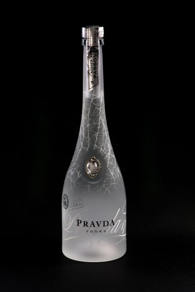 Photo for: PRAVDA Kosher for Passover vodka 40%, 0,7 l limited edition